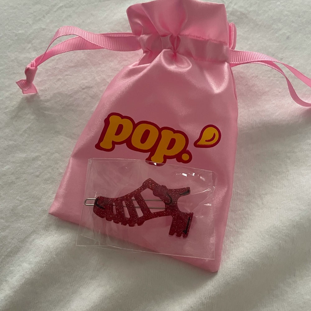 BLACKCURRANT POP Jelly Sandal Hair Clip